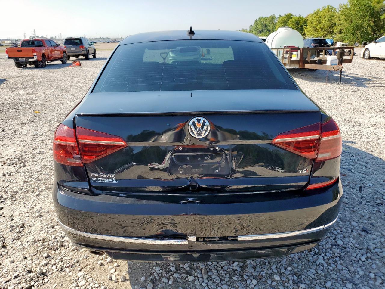 2018 Volkswagen Passat S VIN: 1VWAA7A30JC001066 Lot: 72001175