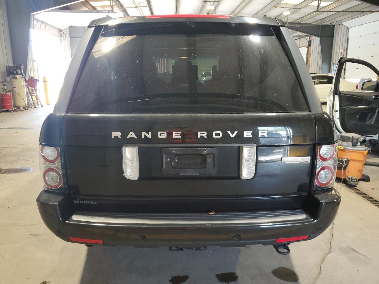 2009 Land Rover Range Rover Hse Luxury VIN: SALMF1E41BA348400 Lot: 81210175