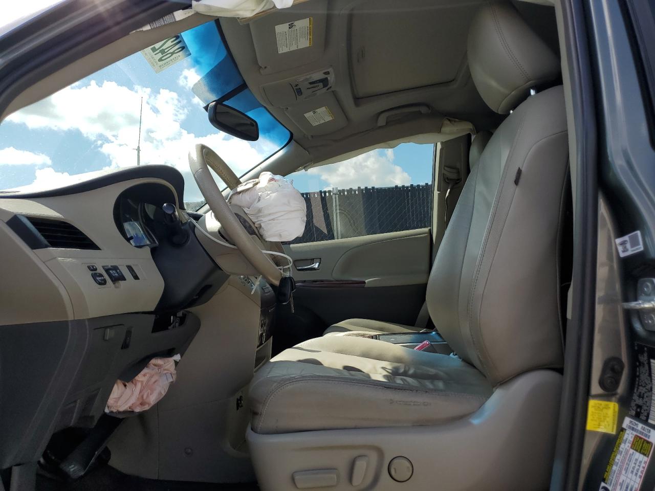 2013 Toyota Sienna Xle VIN: 5TDYK3DC8DS281566 Lot: 84259815