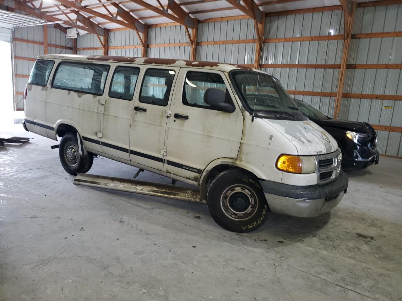 2002 Dodge Ram Wagon B3500 VIN: 2B5WB35Y92K109605 Lot: 81635945