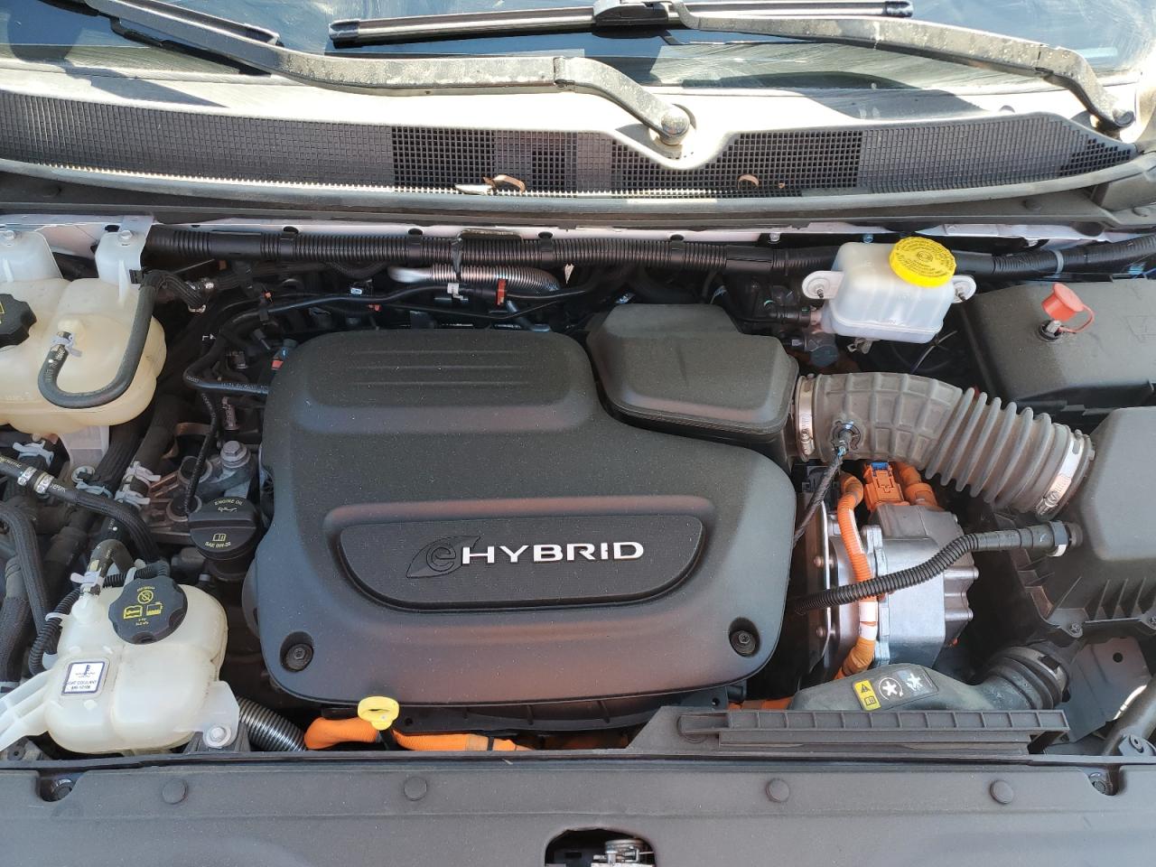 2018 Chrysler Pacifica Hybrid Limited VIN: 2C4RC1N78JR358903 Lot: 70663325