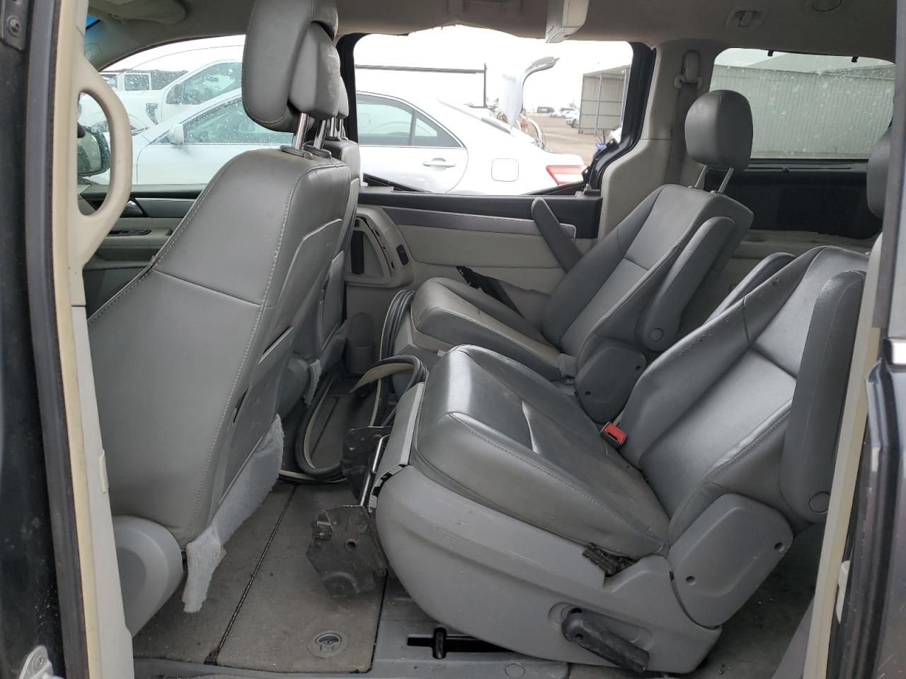 2011 Volkswagen Routan Se VIN: 2V4RW3DG3BR670476 Lot: 71908425