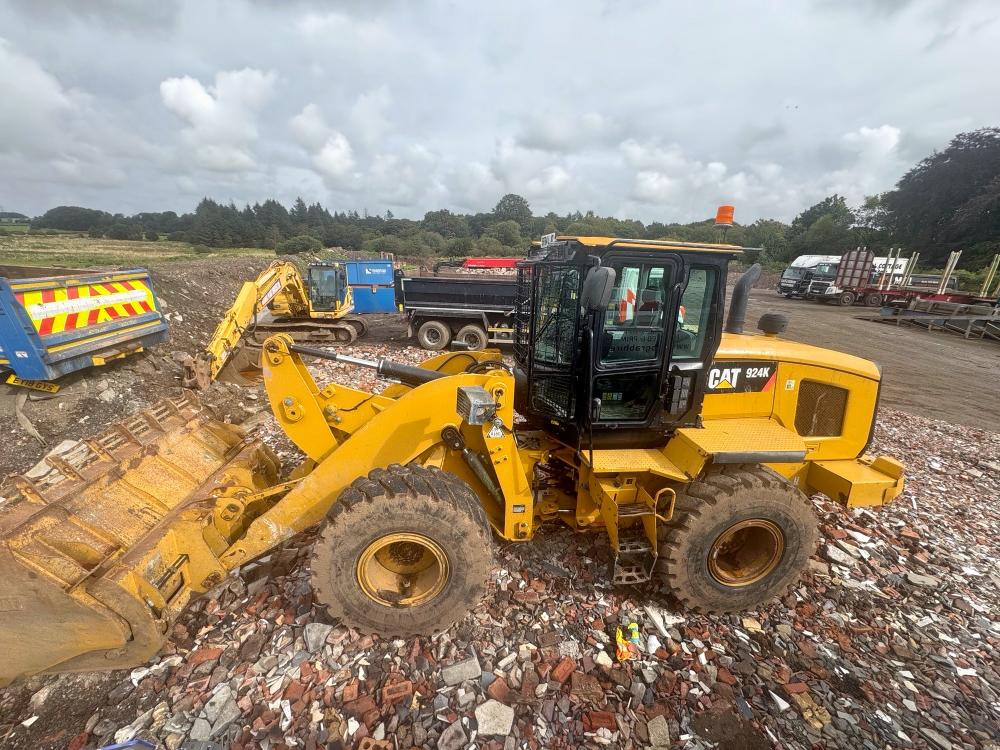 2015 CATERPILLAR  