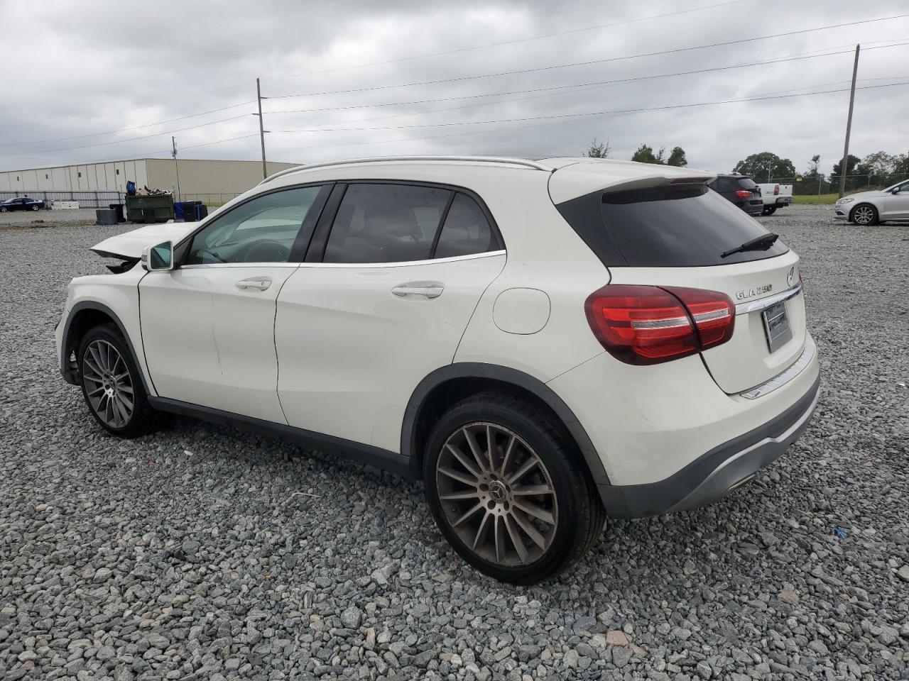 2018 Mercedes-Benz Gla 250 white null gas WDCTG4EB9JJ434224 photo #3