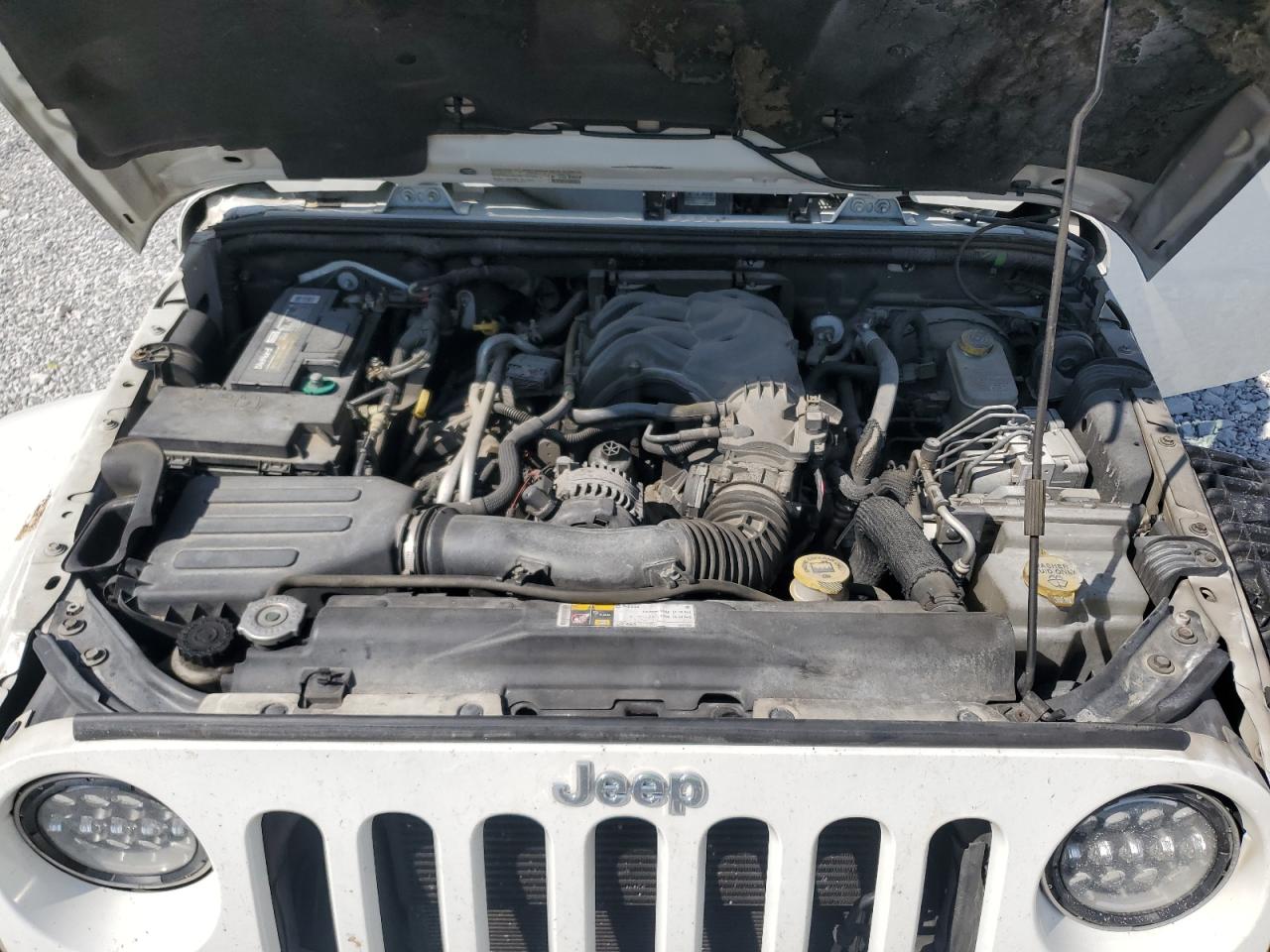 2014 Jeep Wrangler Unlimited Sahara VIN: 1C4BJWEGXEL118142 Lot: 81440735