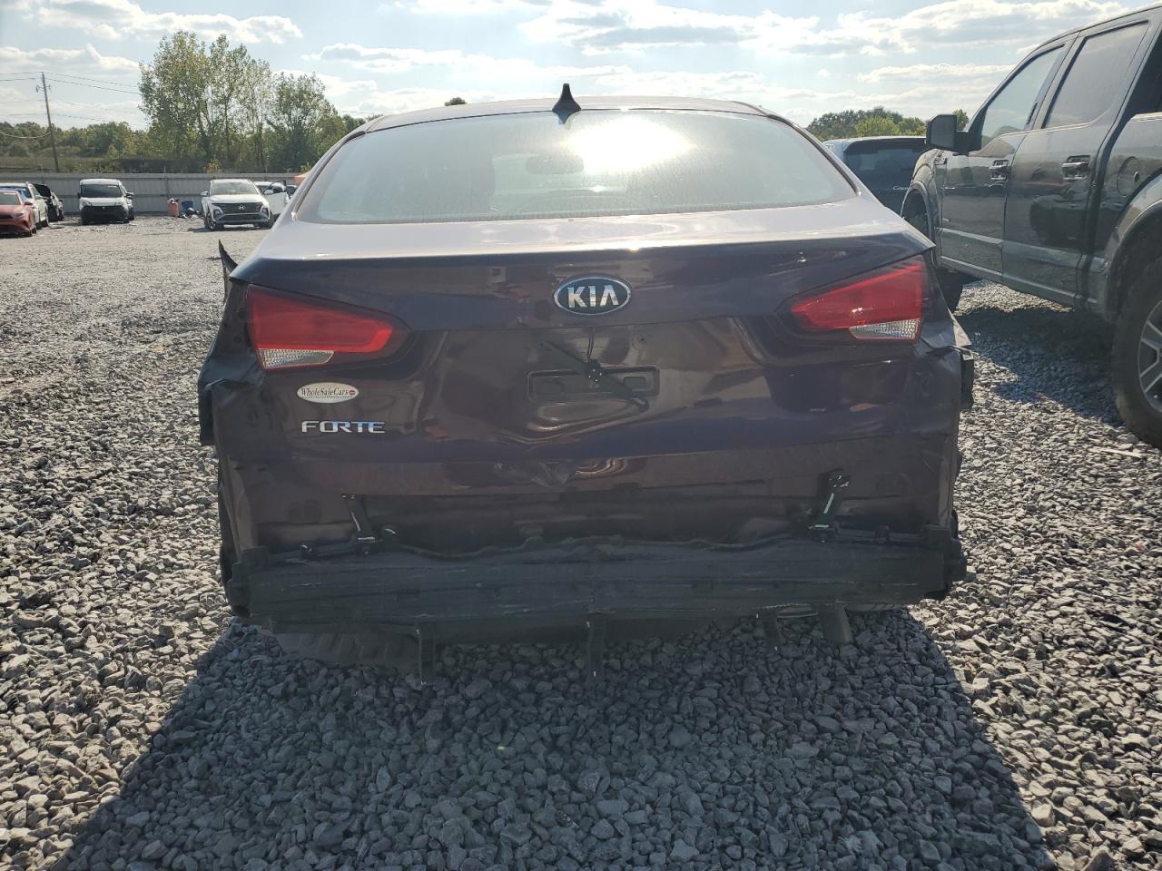2017 Kia Forte Lx VIN: 3KPFK4A78HE142221 Lot: 72084875