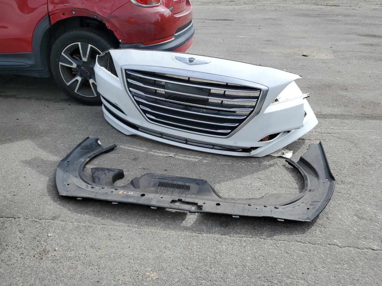 2015 Hyundai Genesis 3.8L VIN: KMHGN4JE7FU046374 Lot: 81500205