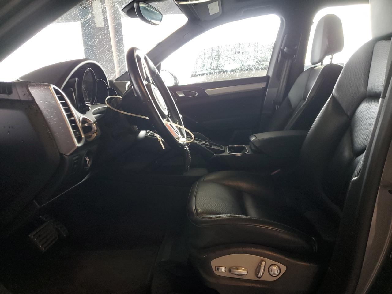 2017 Porsche Cayenne S VIN: WP1AB2A29HLA52696 Lot: 81891305