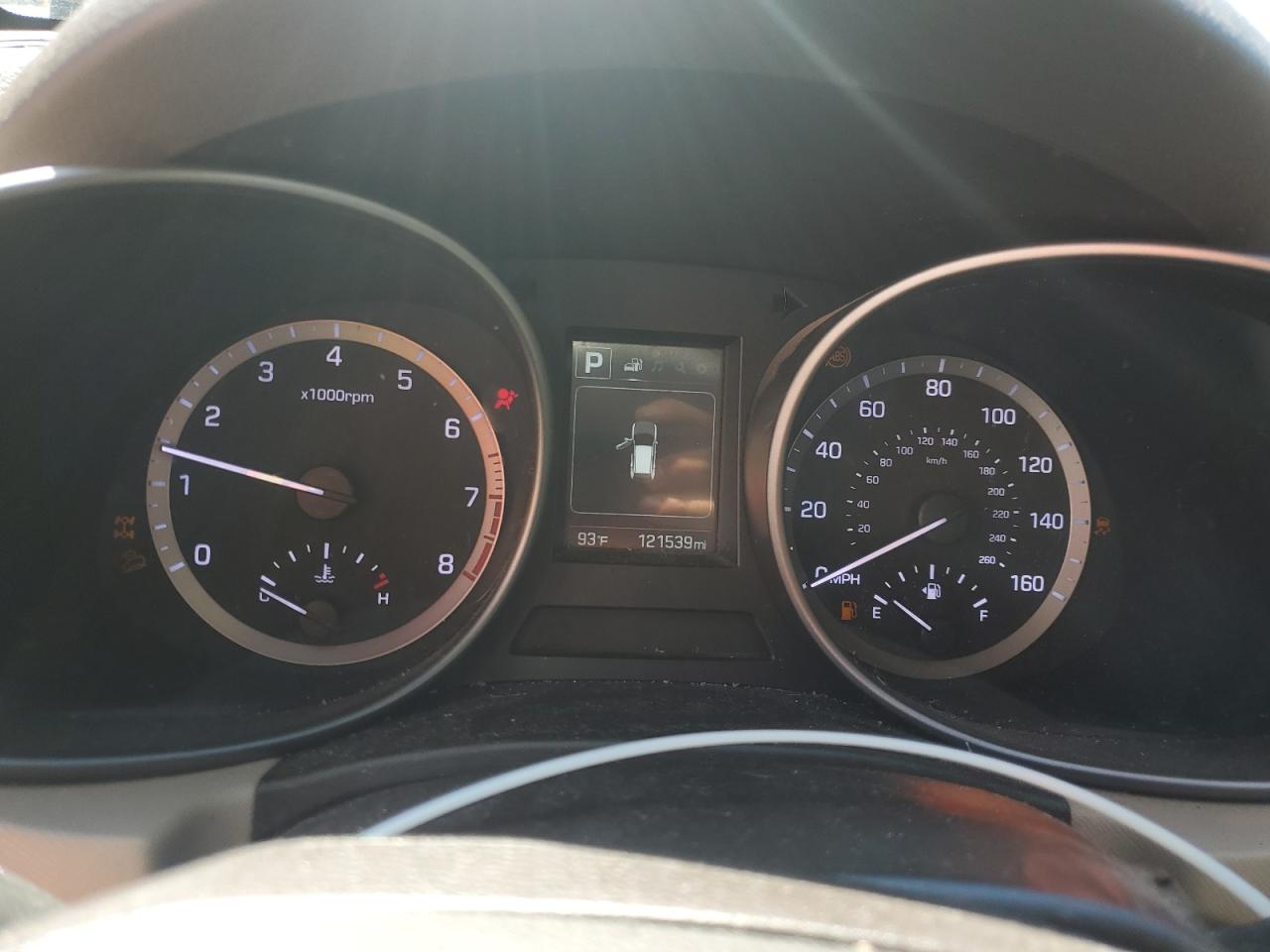 2017 Hyundai Santa Fe Se VIN: KM8SMDHF1HU224696 Lot: 84002645