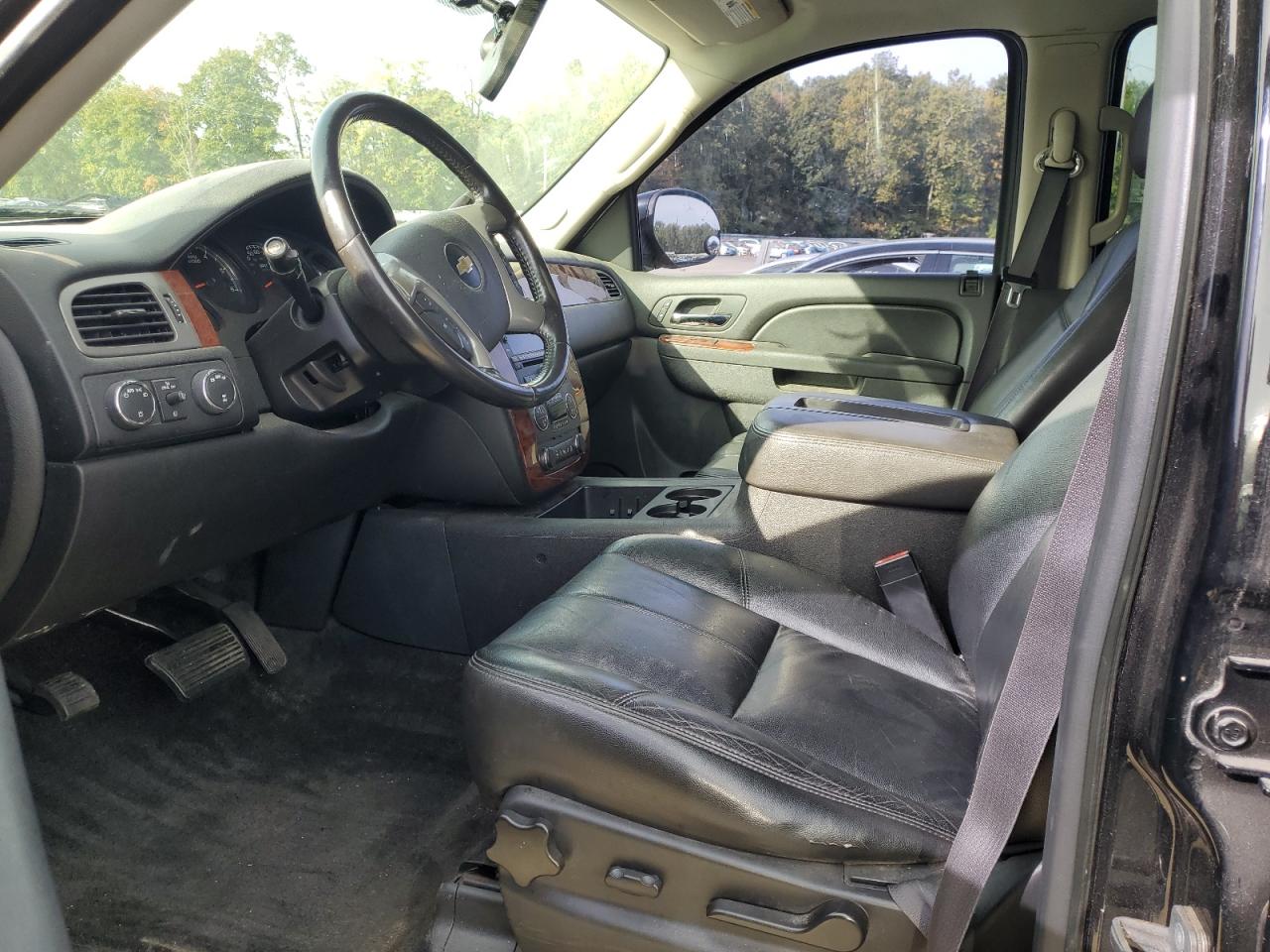 2013 Chevrolet Suburban K1500 Lt VIN: 1GNSKJE73DR134704 Lot: 84741745