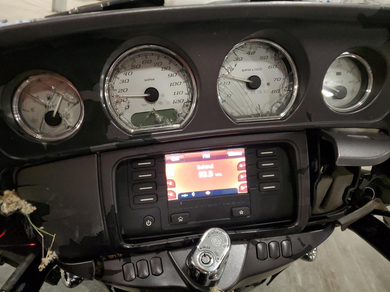 2015 Harley-Davidson Flhx Street Glide VIN: 1HD1KBM1XFB655274 Lot: 71553085