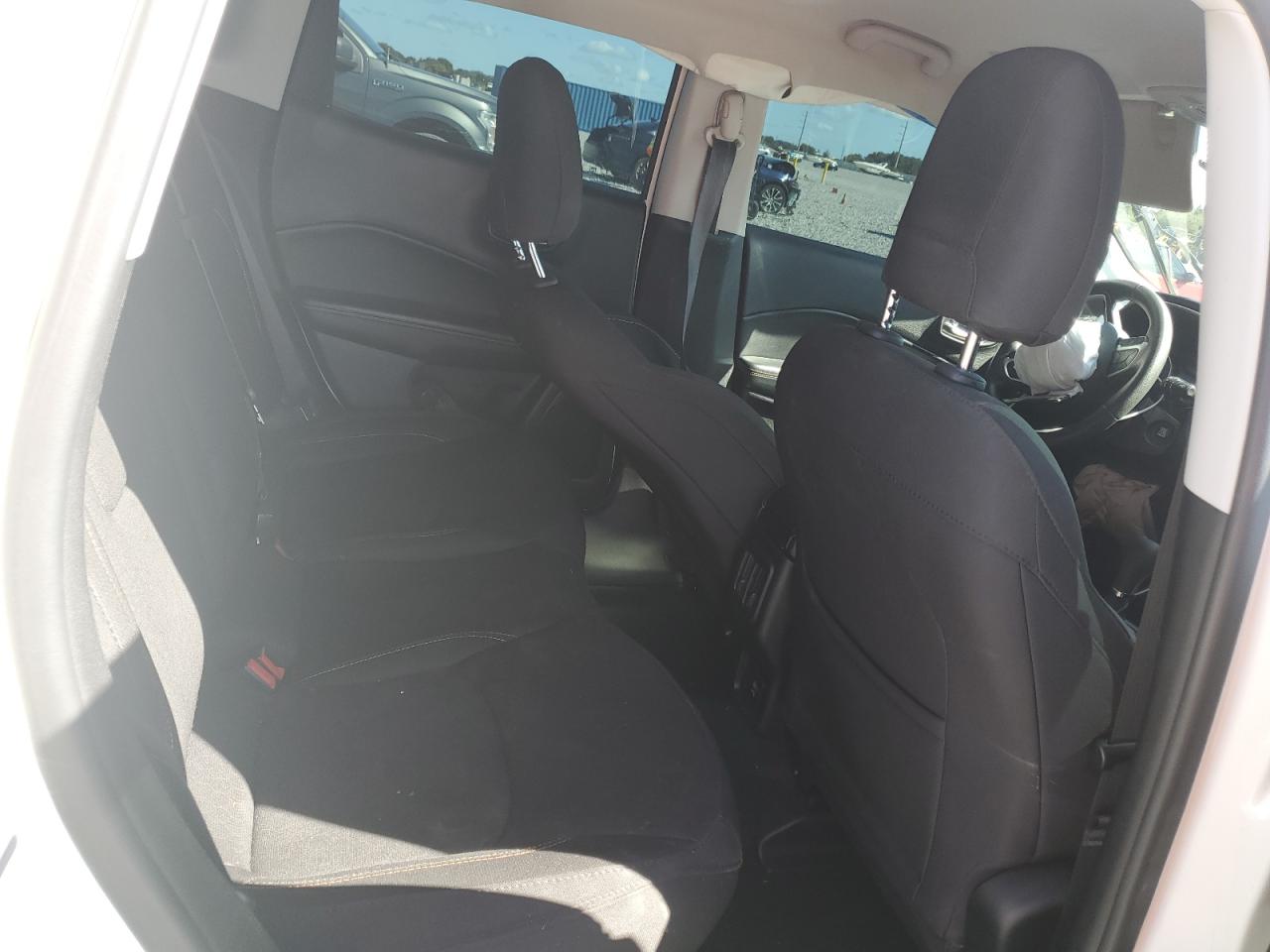 2020 Jeep Compass Sport VIN: 3C4NJCAB7LT159058 Lot: 81473875