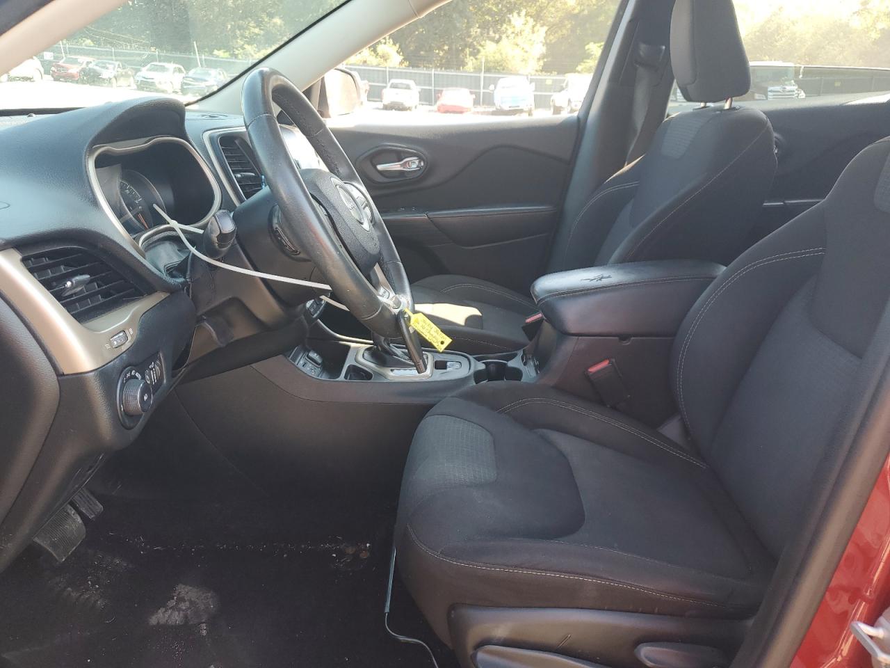 2016 Jeep Cherokee Latitude VIN: 1C4PJLCB8GW149452 Lot: 80355595