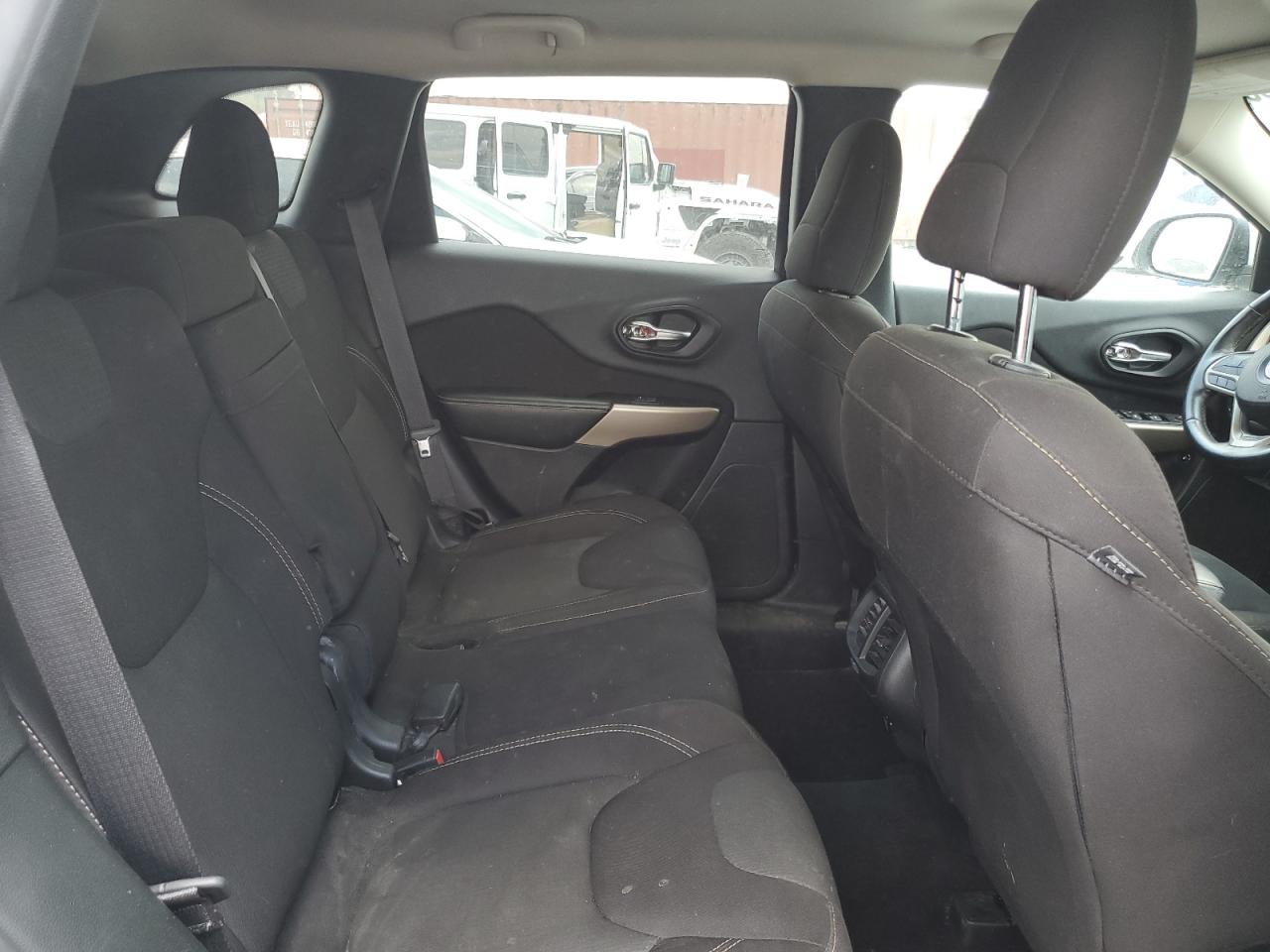 2017 Jeep Cherokee Latitude VIN: 1C4PJMCBXHW658529 Lot: 80403905