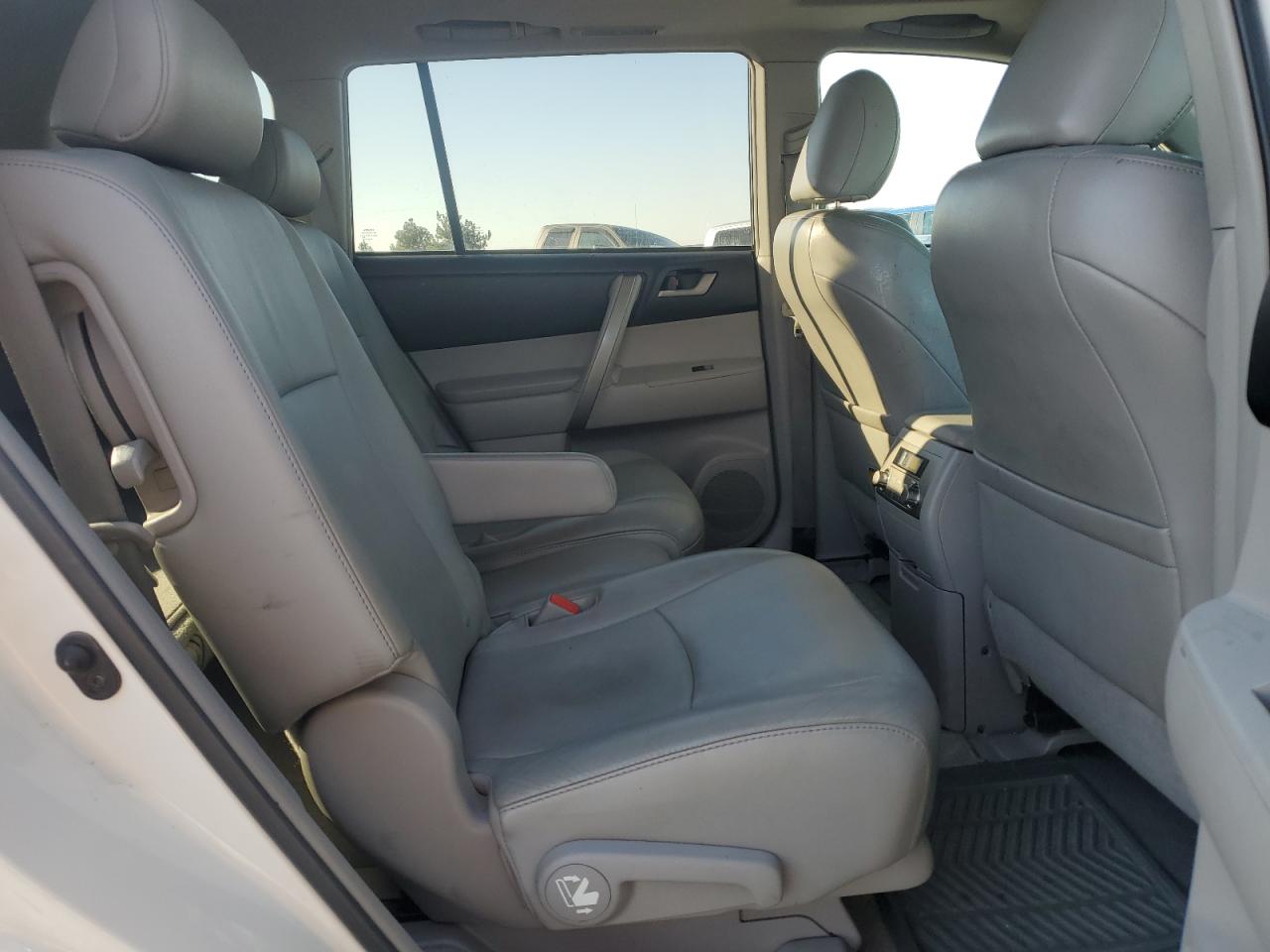 2010 Toyota Highlander Se VIN: 5TDJK3EH4AS026128 Lot: 81643015