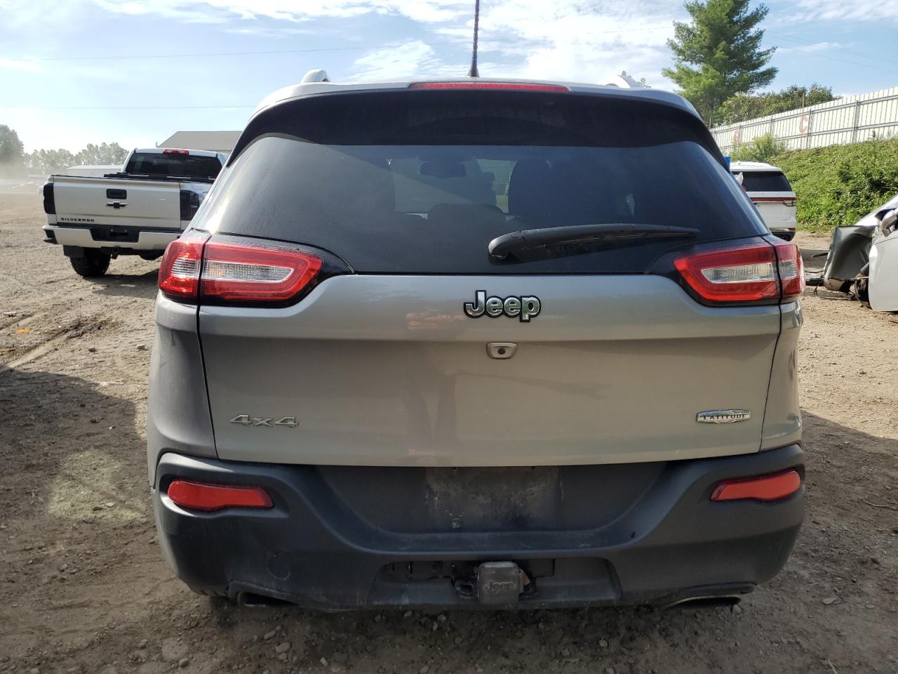 2015 Jeep Cherokee Latitude VIN: 1C4PJMCS2FW768410 Lot: 80248815