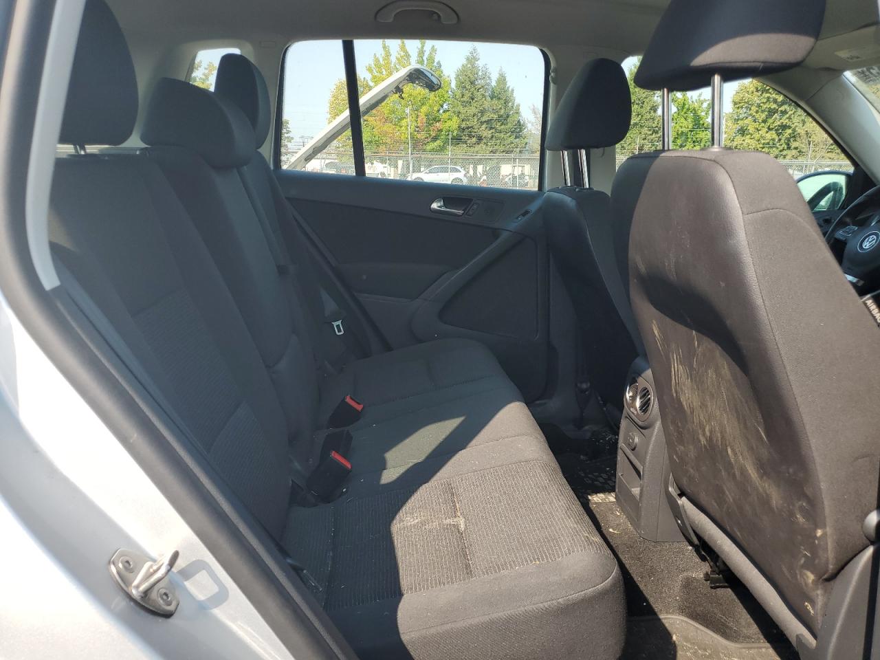 2017 Volkswagen Tiguan S VIN: WVGBV7AX2HK051719 Lot: 70875085