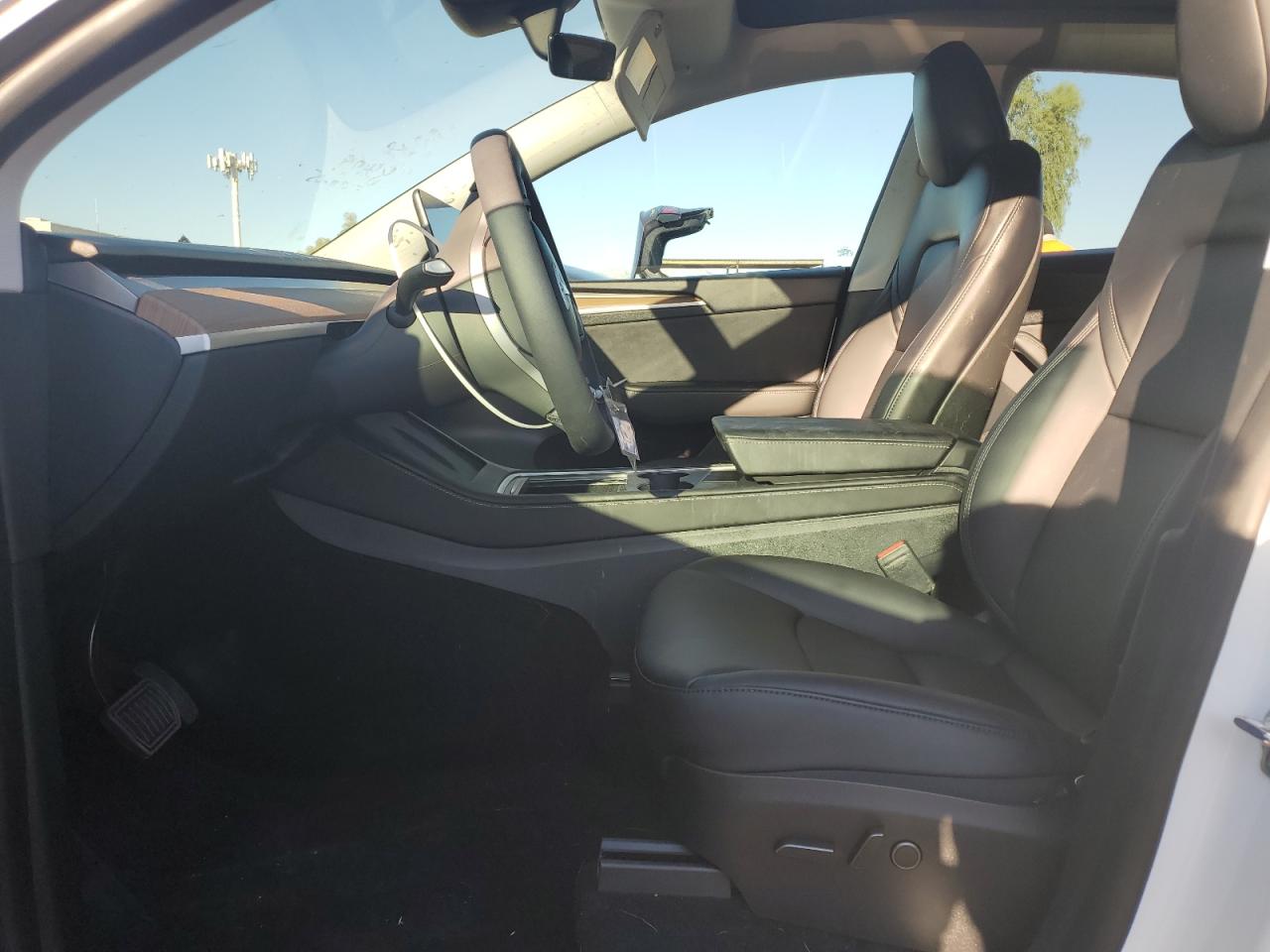 2024 Tesla Model Y VIN: 7SAYGDEE4RF158417 Lot: 82092035