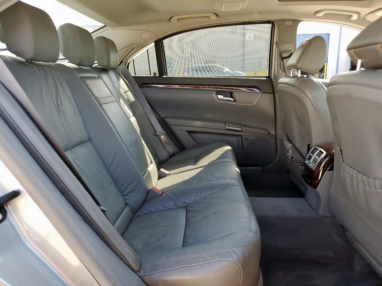 2007 Mercedes-Benz S 550 VIN: WDDNG71X47A035429 Lot: 82079815