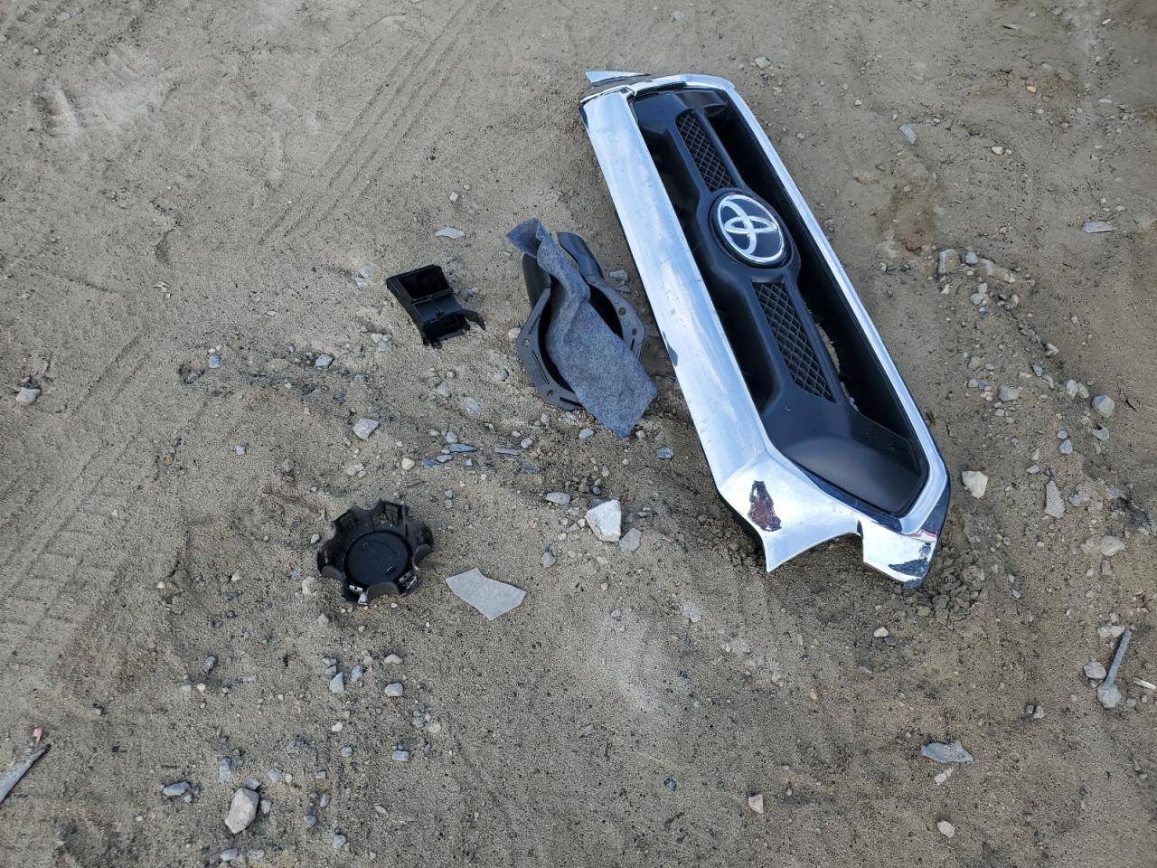 2015 Toyota Tacoma Double Cab VIN: 3TMLU4EN3FM172395 Lot: 84023405