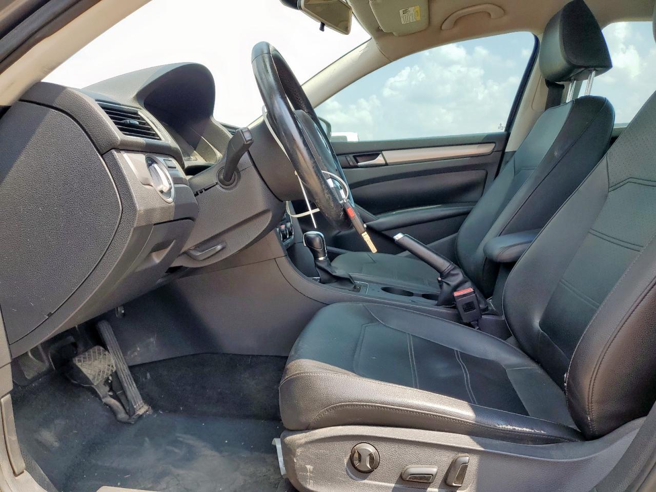 2015 Volkswagen Passat S VIN: 1VWAS7A35FC060909 Lot: 81452215