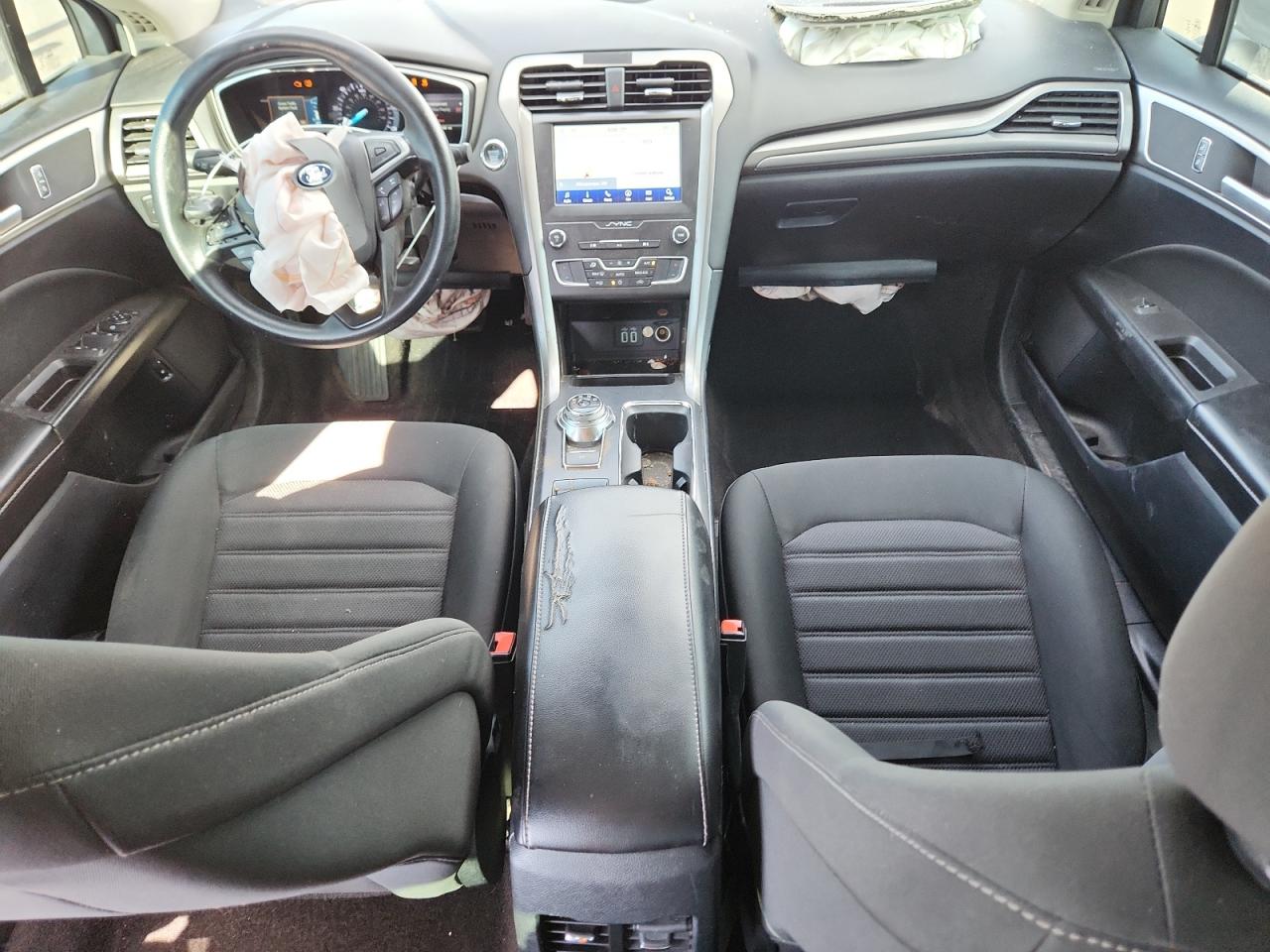 2020 Ford Fusion Se VIN: 3FA6P0LUXLR236945 Lot: 80920245