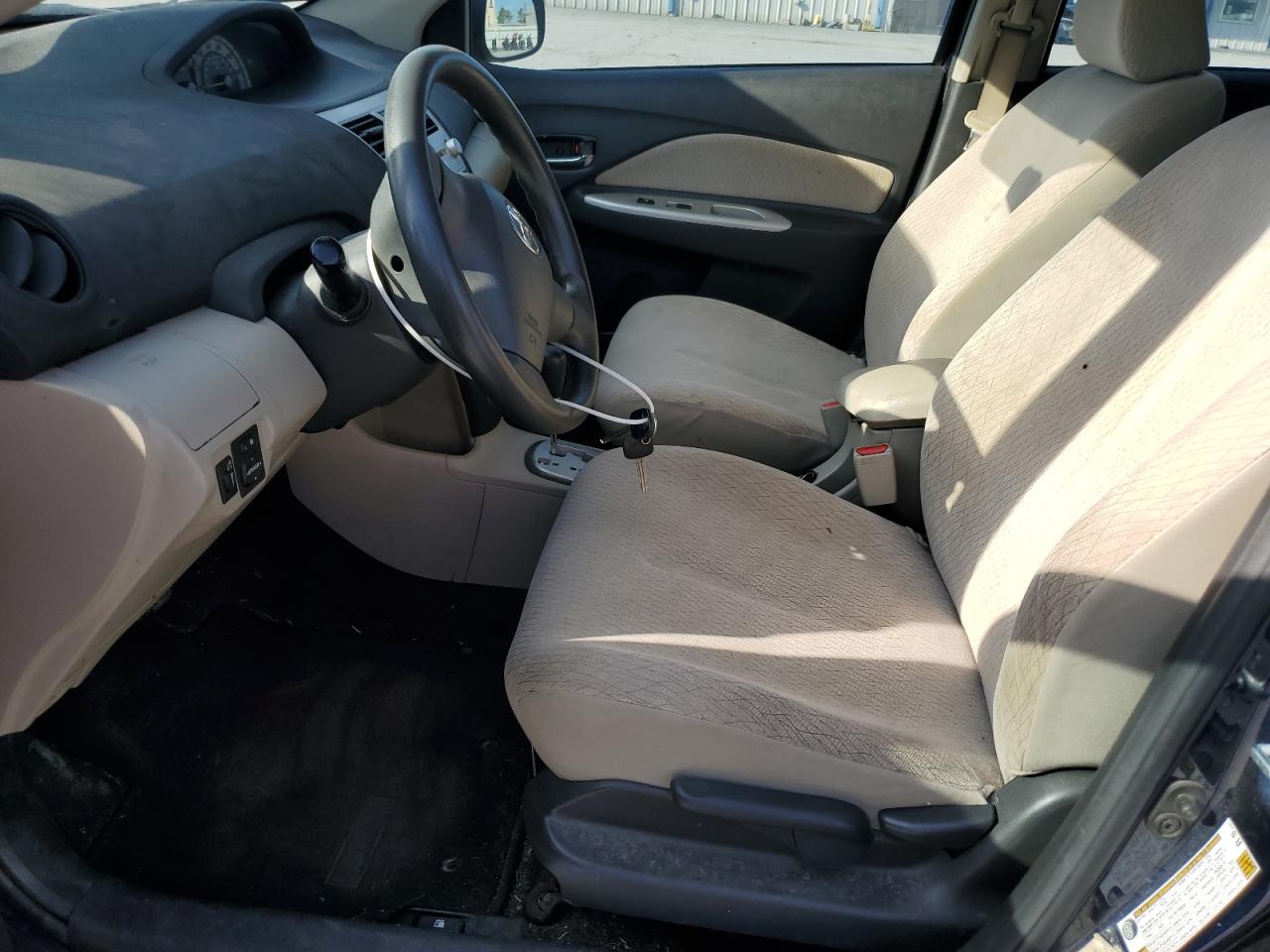 2008 Toyota Yaris VIN: JTDBT923381225112 Lot: 81893905