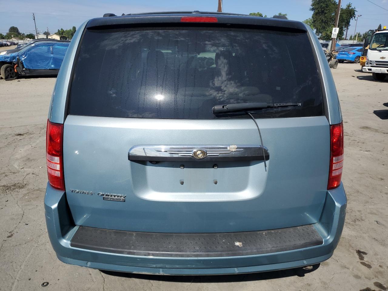 2008 Chrysler Town & Country Touring VIN: 2A8HR54P78R631786 Lot: 83889875