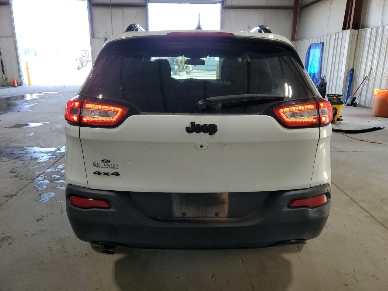 2015 Jeep Cherokee Latitude VIN: 1C4PJMCBXFW768820 Lot: 84258055
