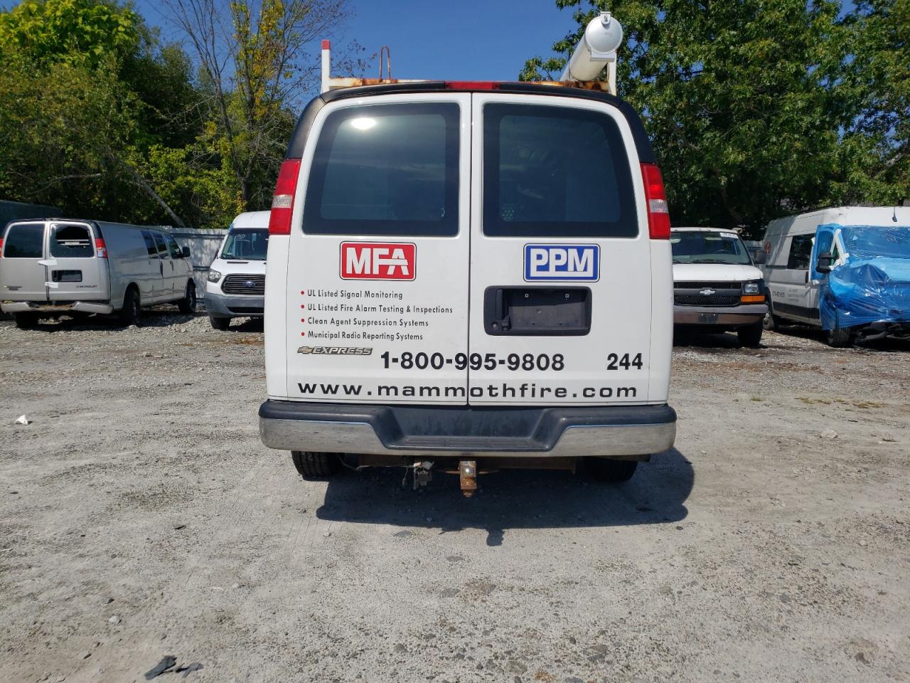 2018 Chevrolet Express G2500 VIN: 1GCWGAFG2J1907411 Lot: 69965025