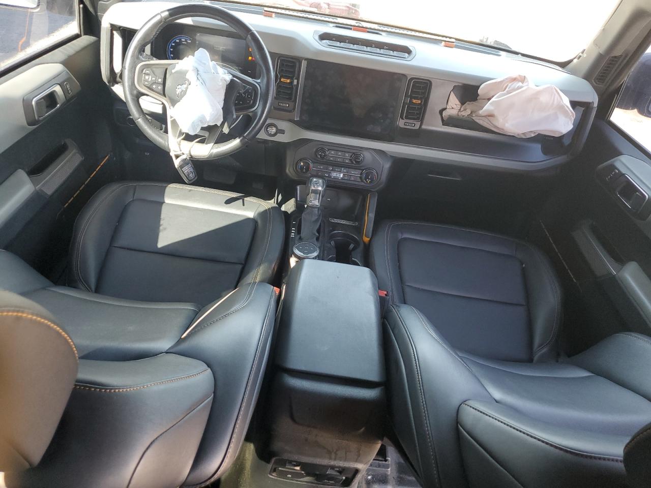 2022 Ford Bronco Base VIN: 1FMEE5DPXNLB56107 Lot: 83834855