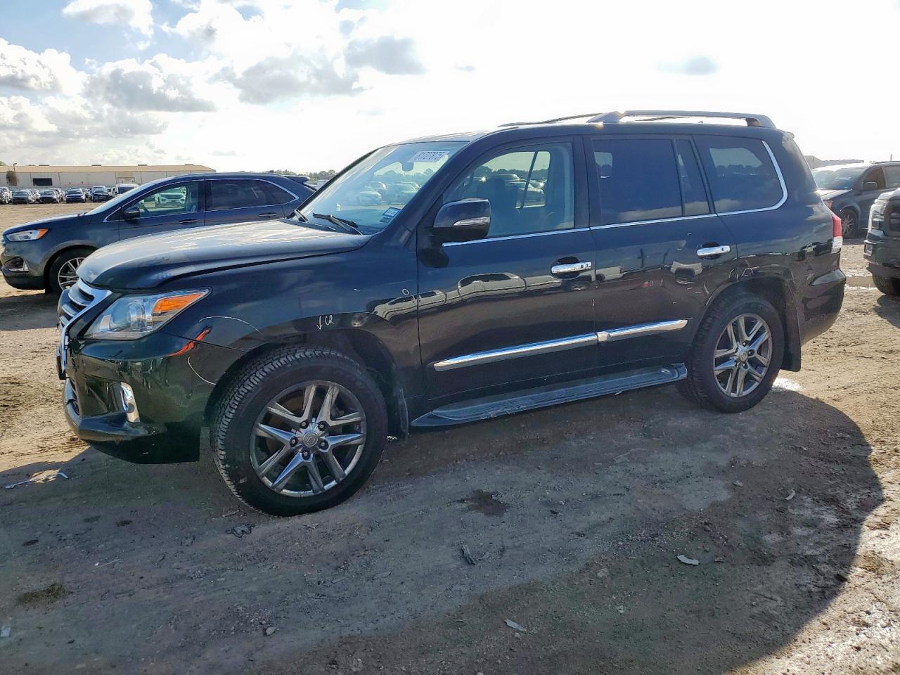 LEXUS LX570 2015. Lot# 81727875. VIN JTJHY7AX8F4174588. Photo 1