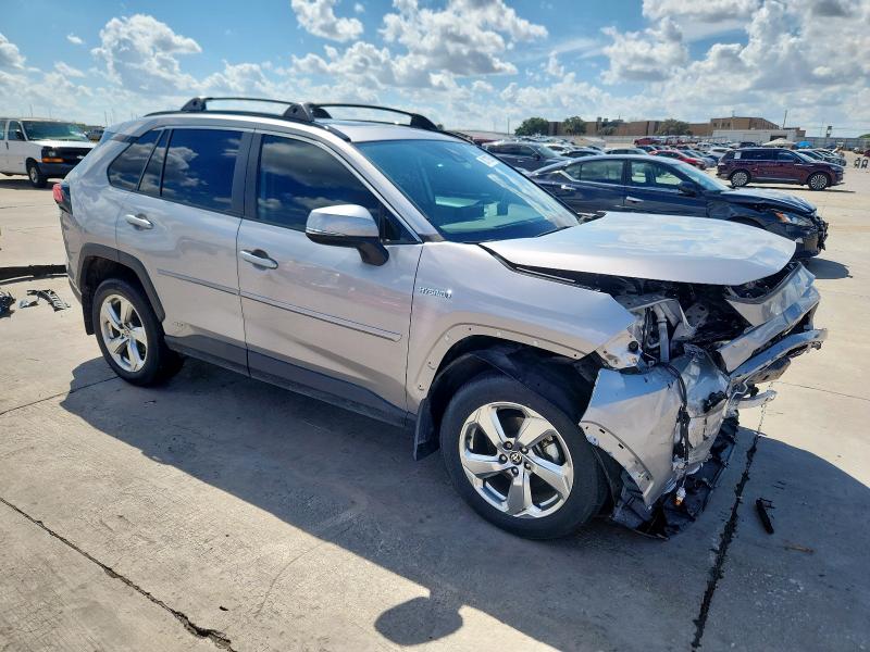 TOYOTA RAV4 2021 Серебристый