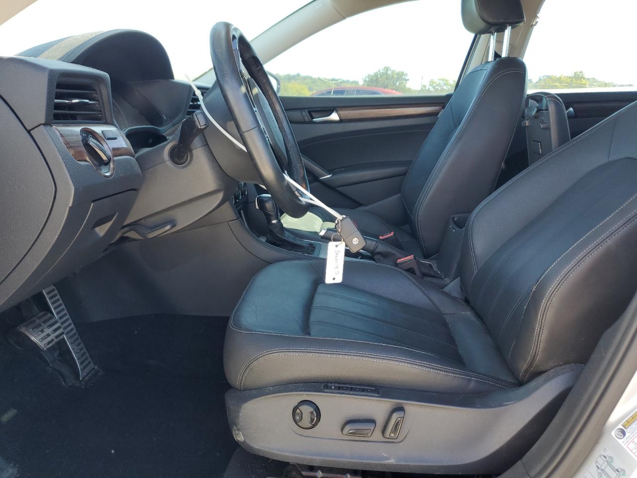 2020 Volkswagen Passat Sel VIN: 1VWCA7A31LC018356 Lot: 84057705