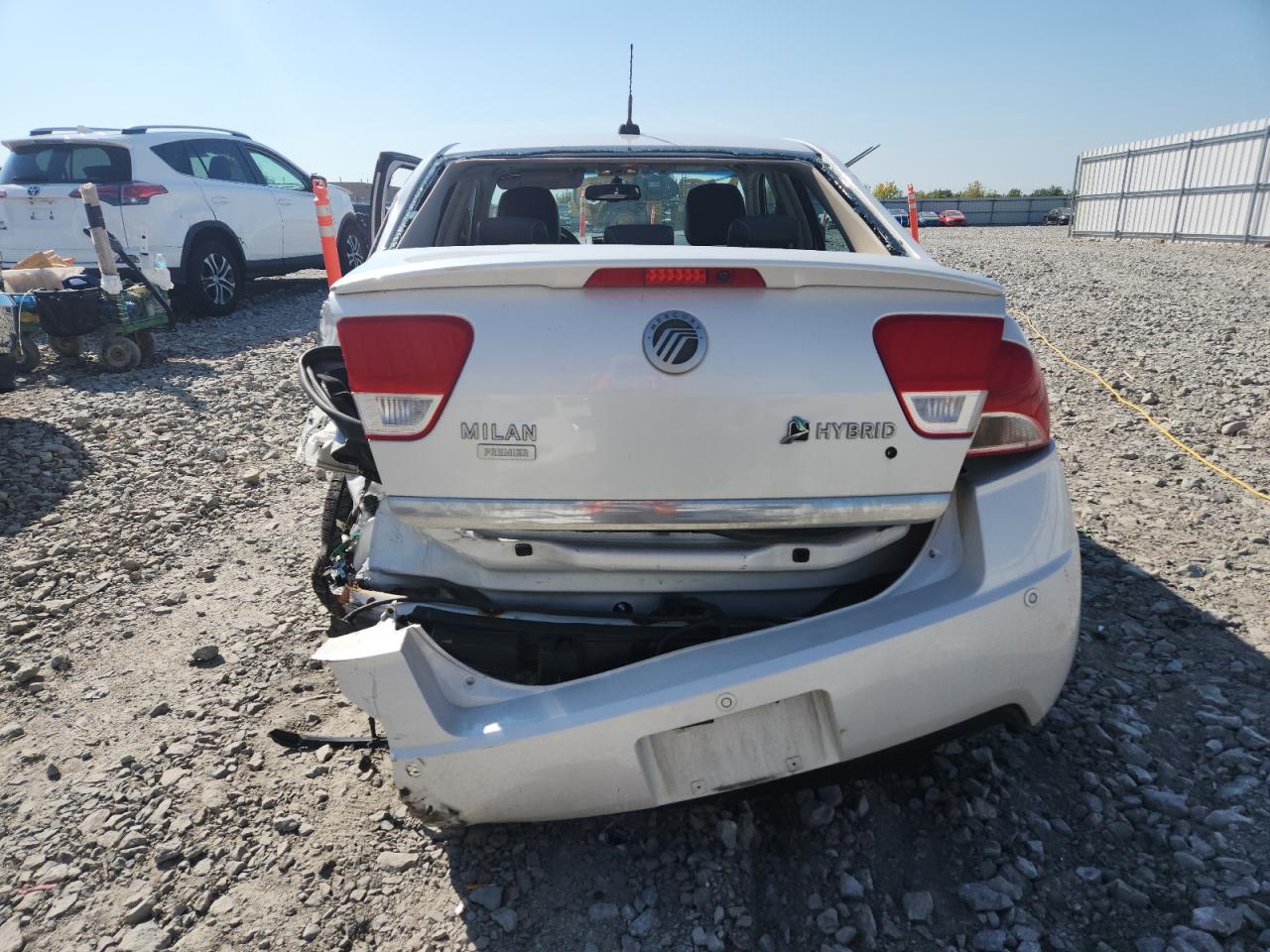 2010 Mercury Milan Hybrid VIN: 3MEDM0L39AR609700 Lot: 80900875