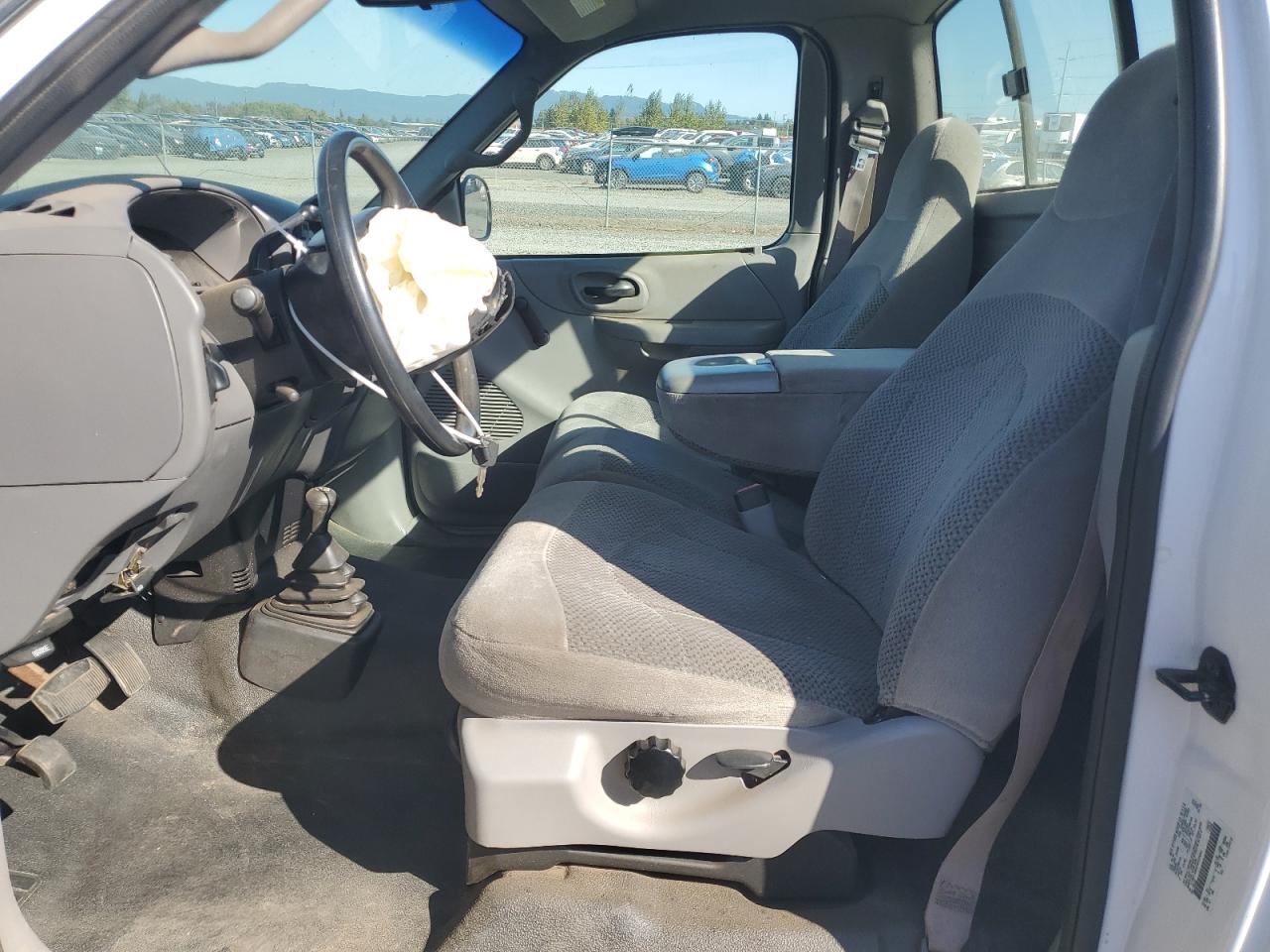 2000 Ford F150 VIN: 1FTRF18W0YKA27994 Lot: 82090145