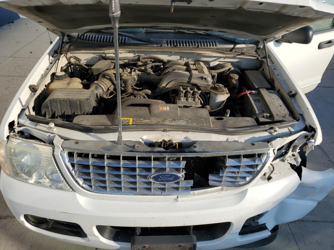 2004 Ford Explorer Xlt VIN: 1FMDU73K84UA58735 Lot: 71064585