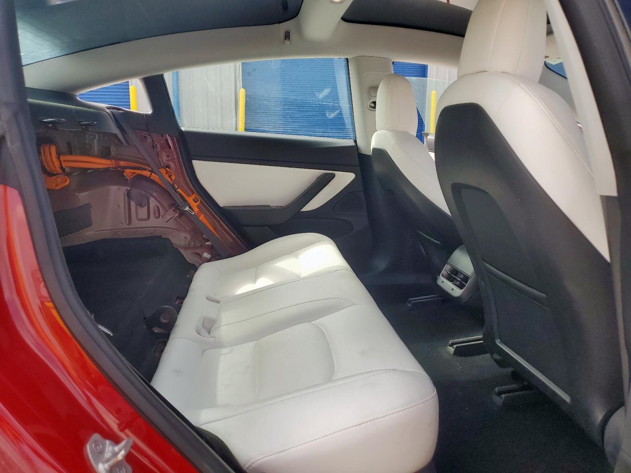 2018 Tesla Model 3 VIN: 5YJ3E1EB0JF085925 Lot: 81648215