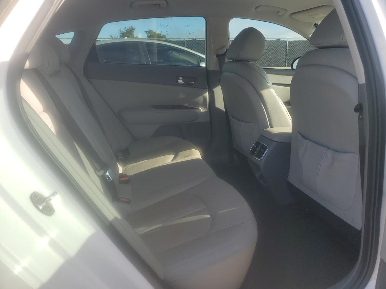 2018 Kia Optima Ex VIN: 5XXGU4L32JG208915 Lot: 84171105