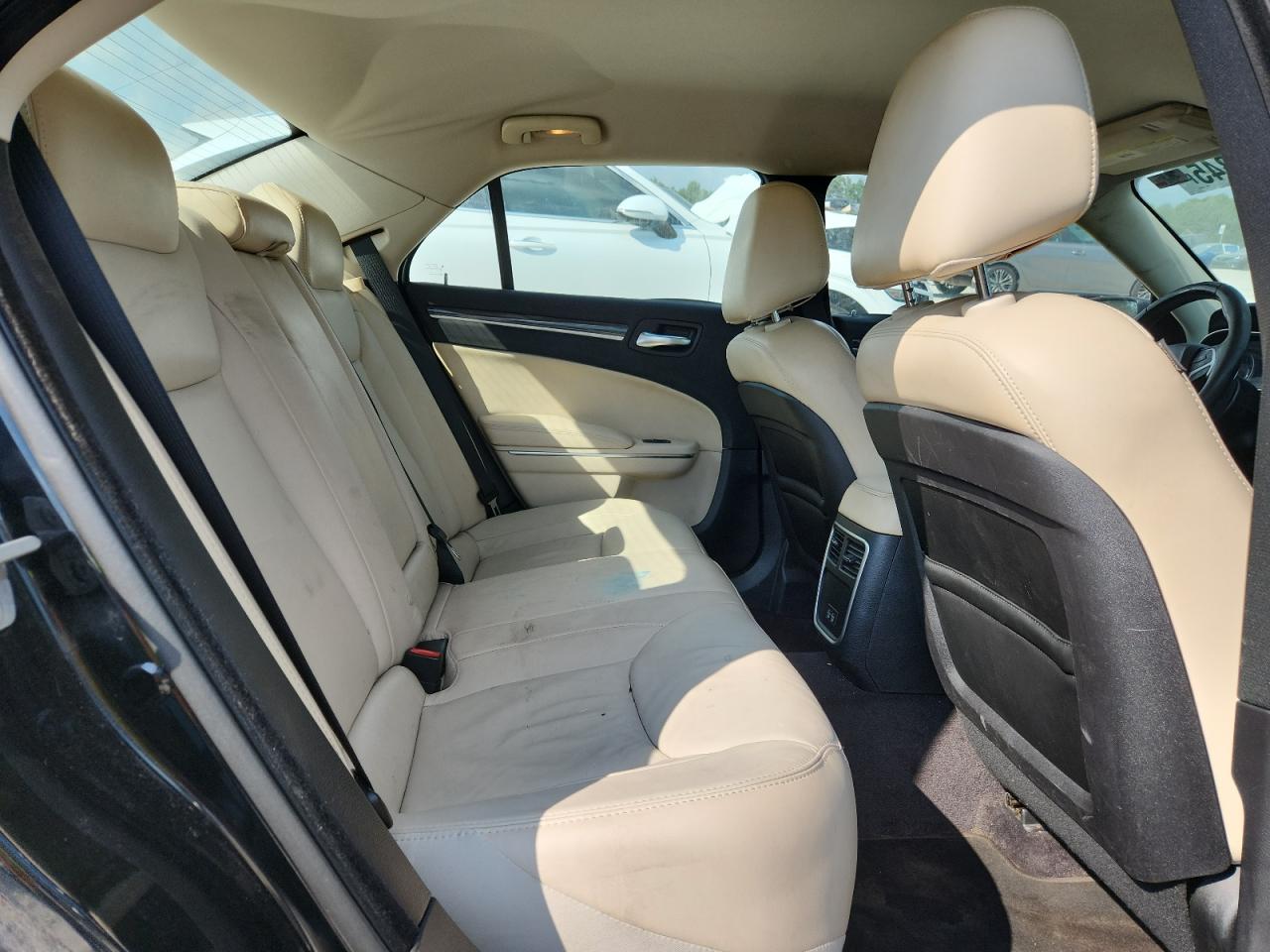 2016 Chrysler 300 Limited VIN: 2C3CCAAG2GH343859 Lot: 71626845