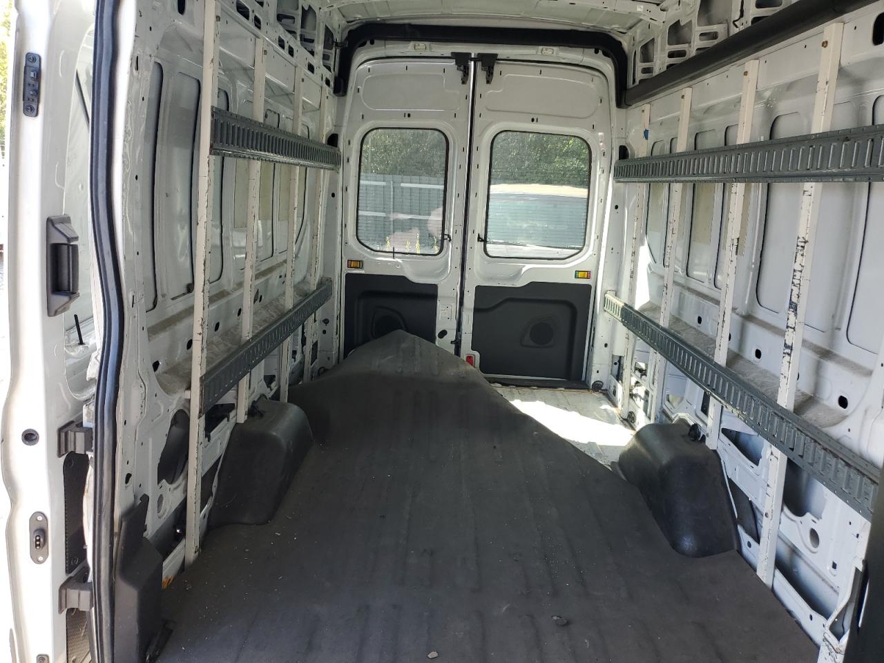 2017 Ford Transit T-250 VIN: 1FTYR3XV0HKA48352 Lot: 84471035