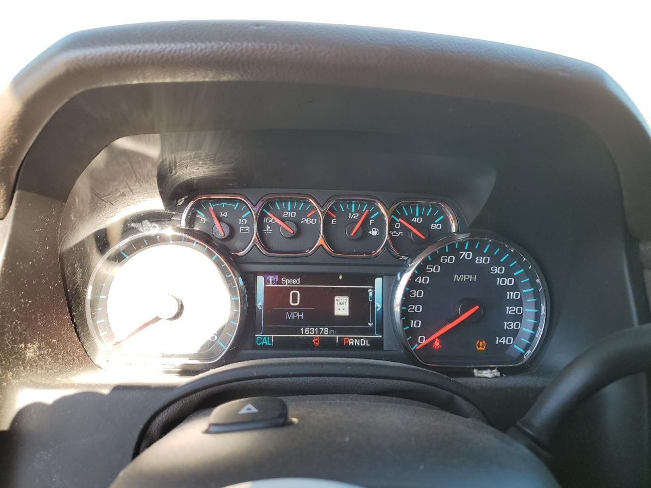 2018 Chevrolet Suburban C1500 Premier VIN: 1GNSCJKC1JR305038 Lot: 81311685