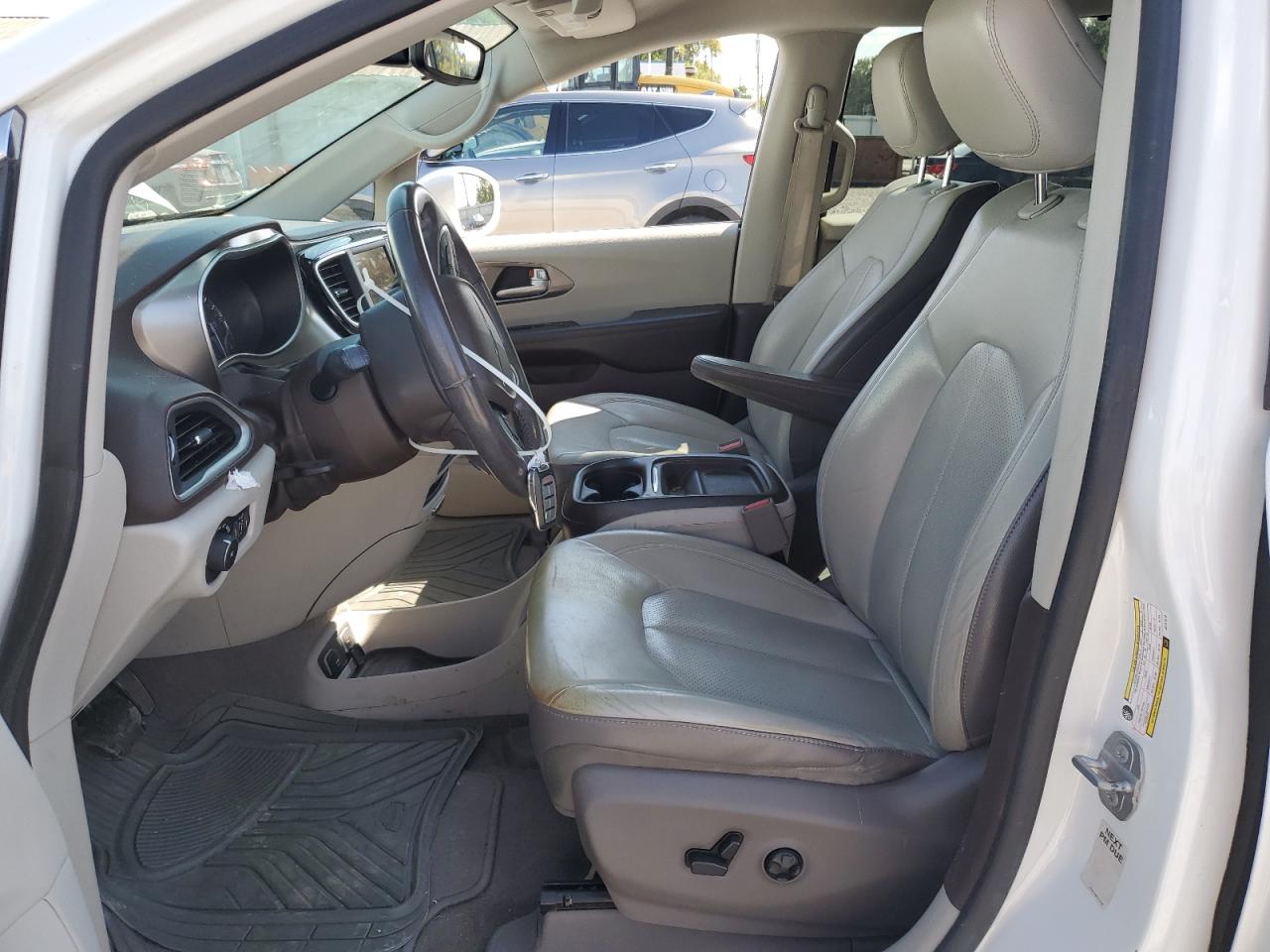 2018 Chrysler Pacifica Touring L VIN: 2C4RC1BG9JR141512 Lot: 71964325