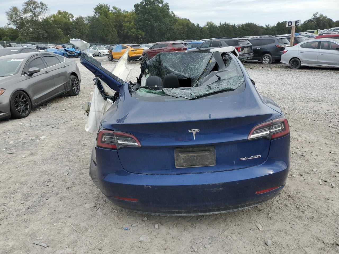 2019 Tesla Model 3 VIN: 5YJ3E1EB4KF433825 Lot: 90700625