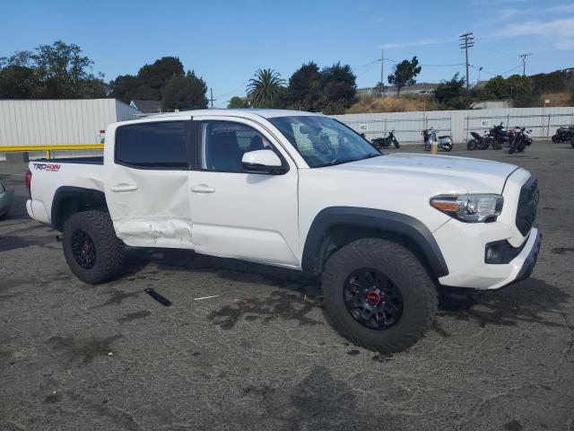  TOYOTA TACOMA 2019 Белы