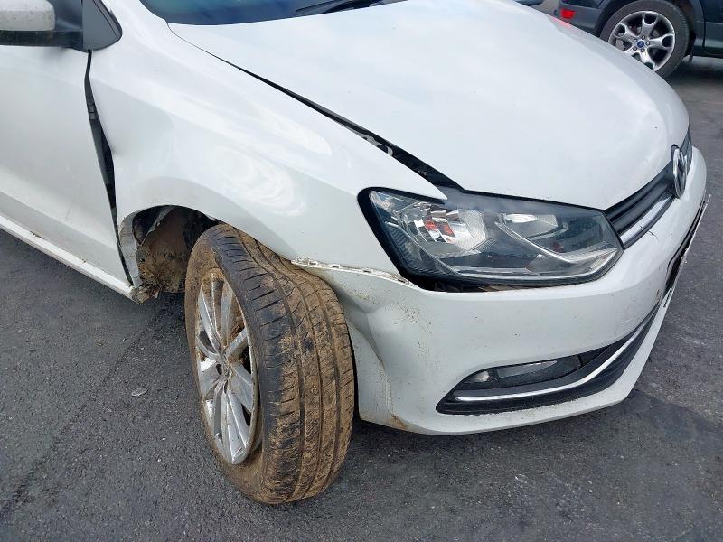 2015 VOLKSWAGEN POLO SE 