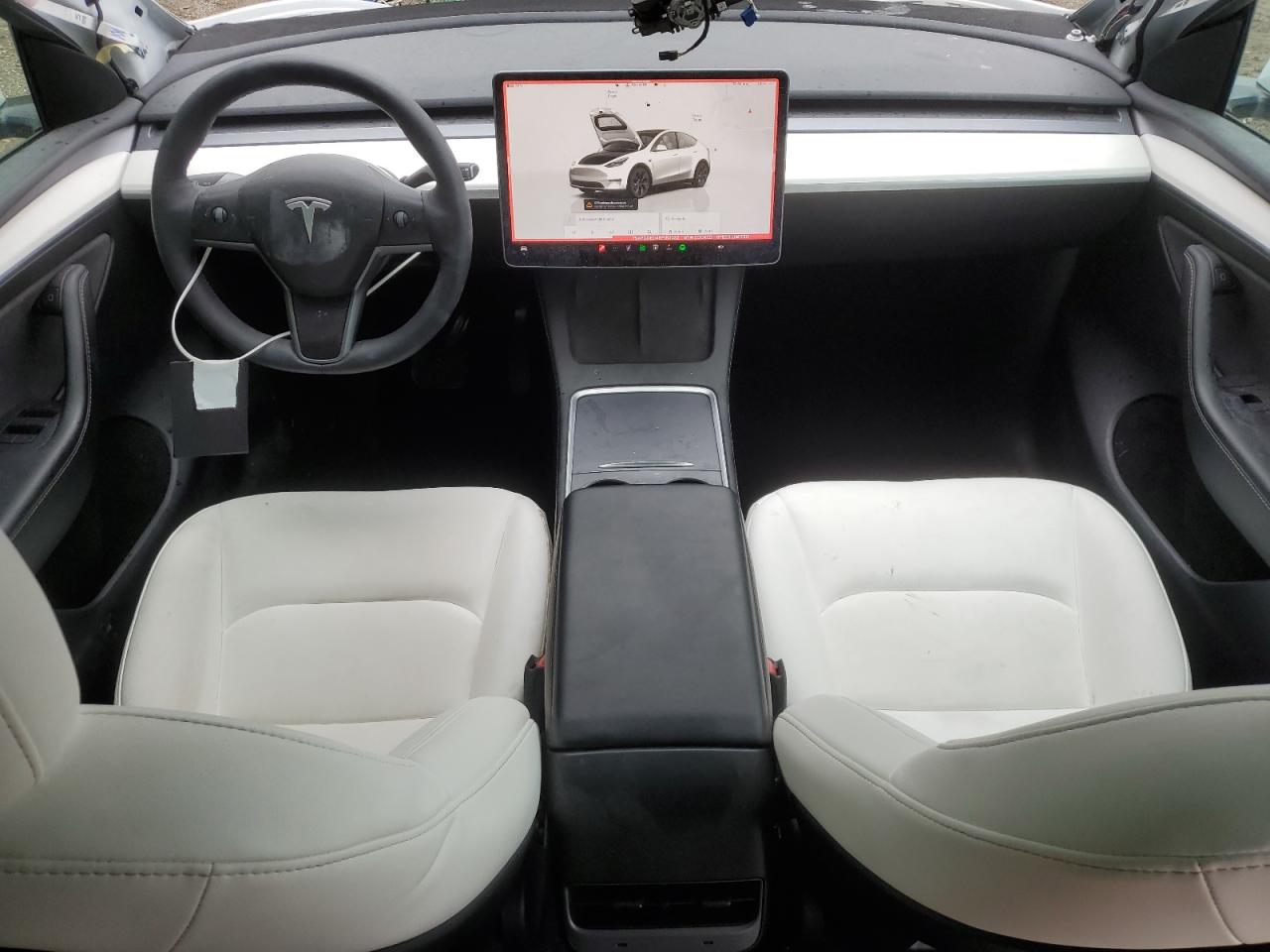 2024 Tesla Model Y VIN: 7SAYGDED4RF153032 Lot: 84019125