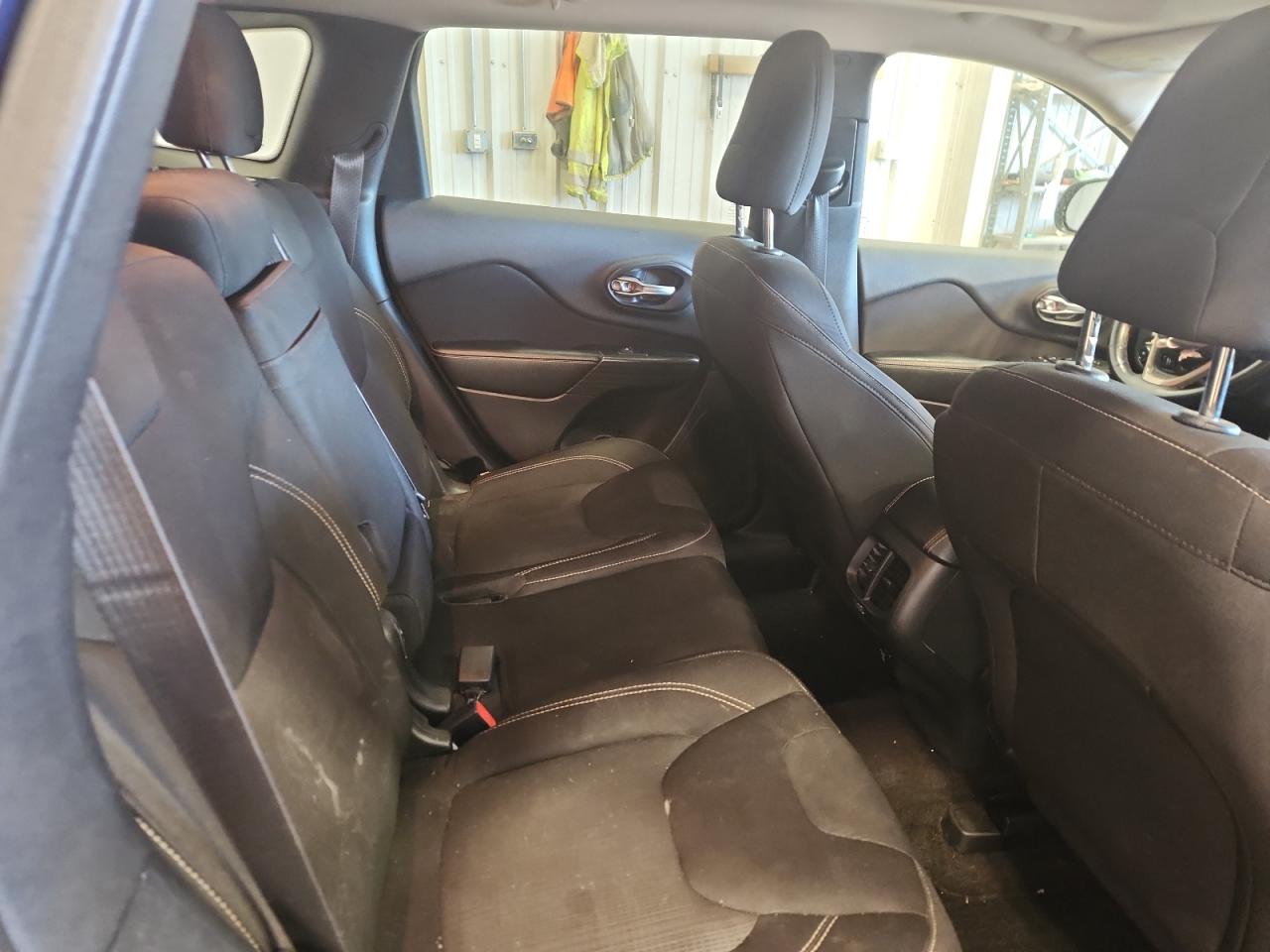 2015 Jeep Cherokee Latitude VIN: 1C4PJLCB4FW678461 Lot: 84188565