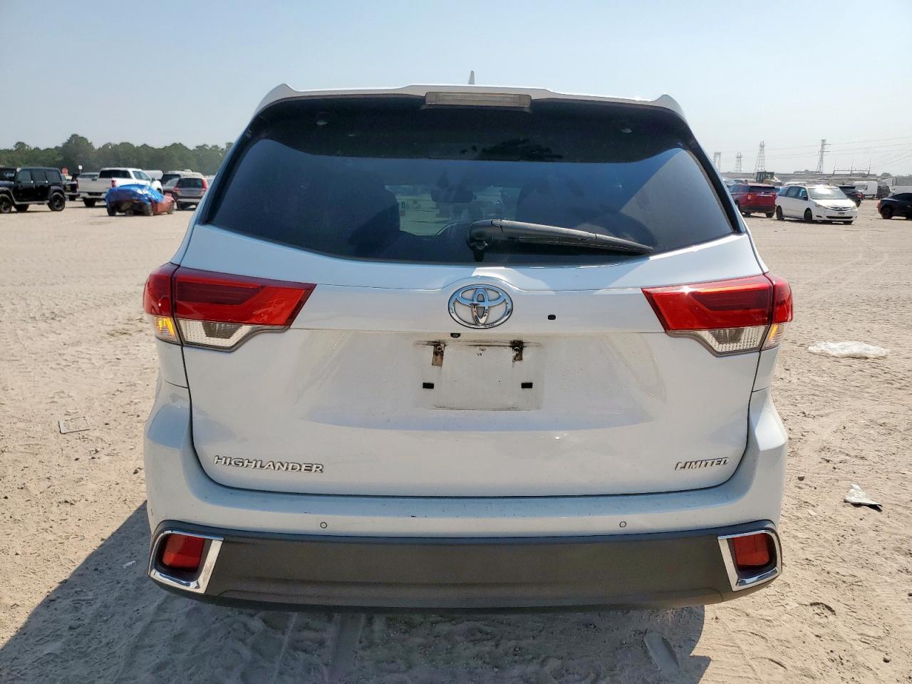 2019 Toyota Highlander Limited VIN: 5TDYZRFH9KS335994 Lot: 81111955