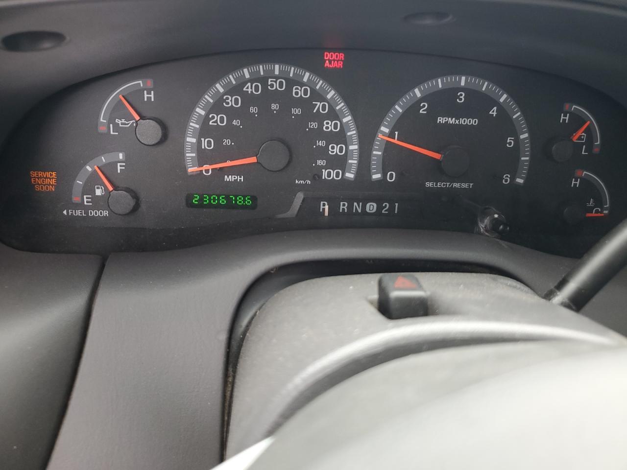 2002 Ford F150 VIN: 1FTRX18L32NA89818 Lot: 81141235